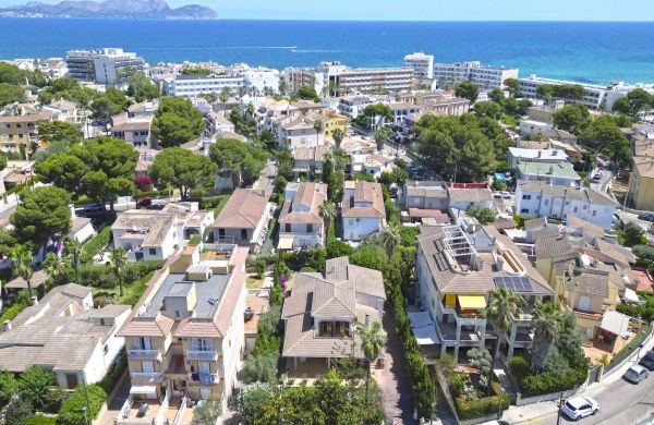 Villa en Can Picafort con gran jardín y garaje